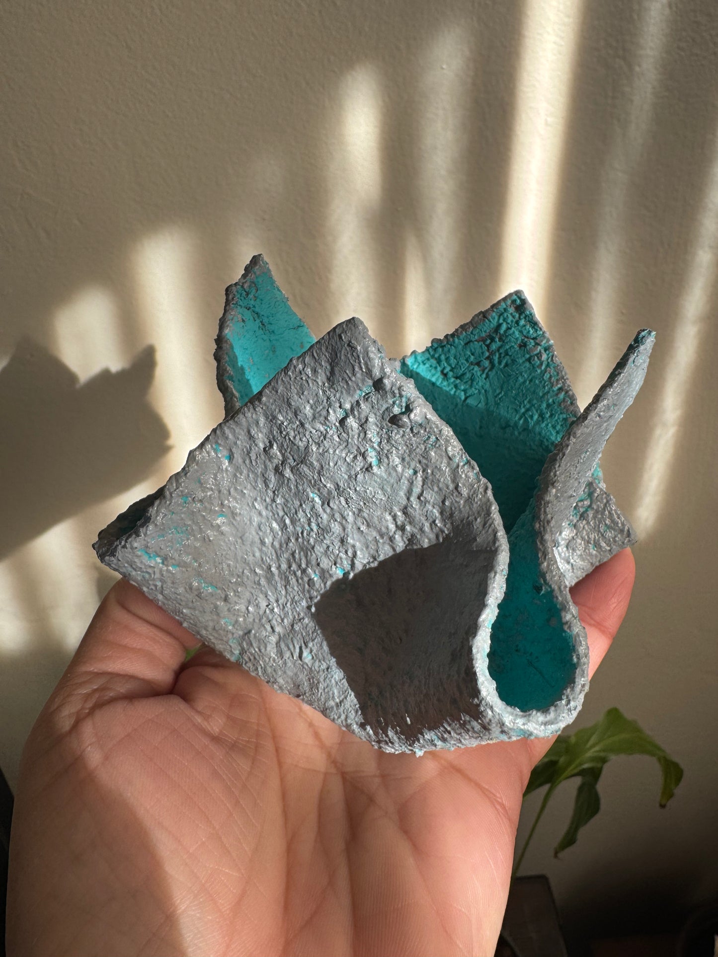 Lightweight Cement Plant Pot